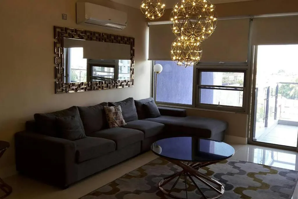 Apartment 2 Bedroom Kingston Lux Apt With Pool