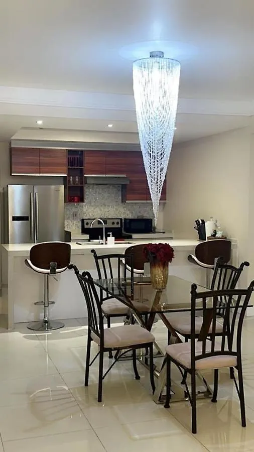 2 Bedroom Kingston Lux Apt With Pool
